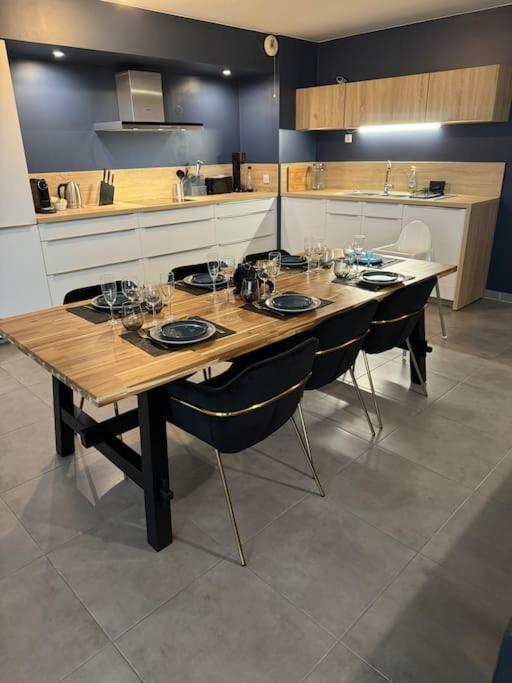 Apartment Luxueux 5 Pc, Jacuzzi, Rooftop, Terrasse, Clim *